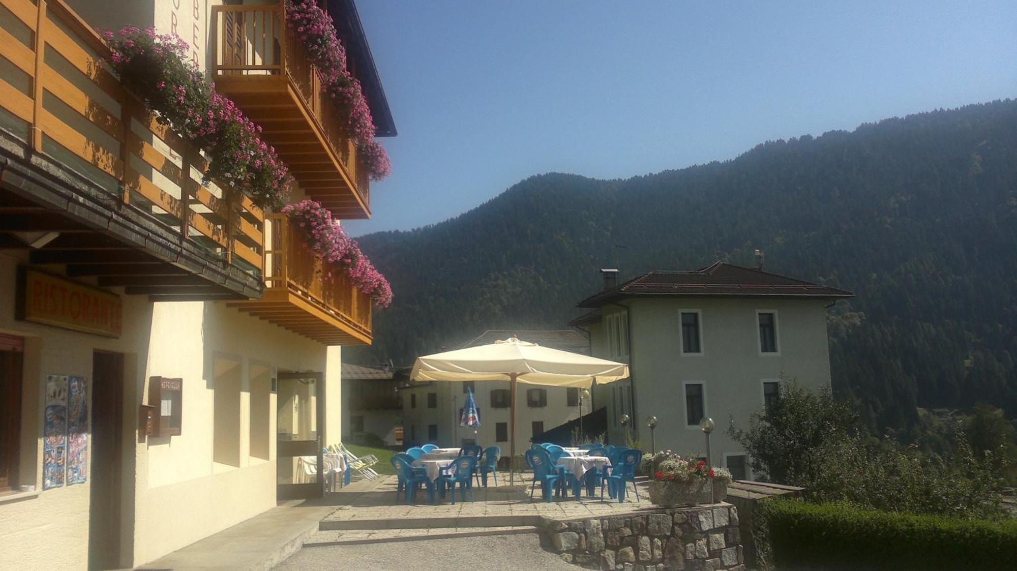 Hotel Serenella Canal San Bovo Exteriör bild