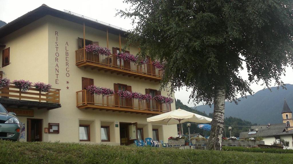 Hotel Serenella Canal San Bovo Exteriör bild